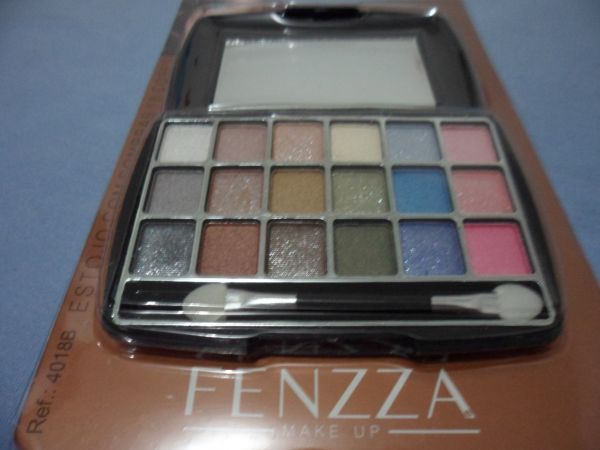 Estojo de sombras com 18 cores - ref.01