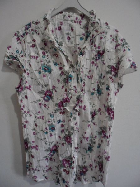 Blusa de manguinha floral