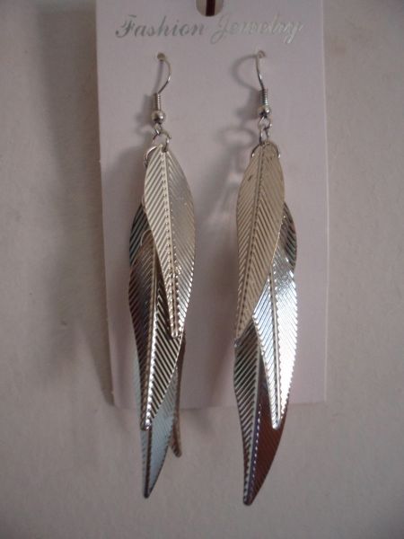 Brinco - decorado com folhas